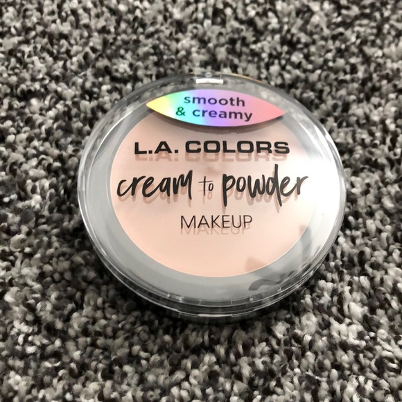 💕😍NEW! L.A. Colors cream to powder makeup 😍 - Picture 1 of 4